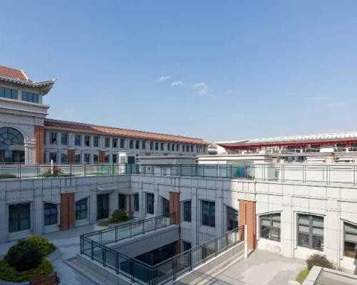 宝宝几个月可以吃盐和油，宝宝几个月吃水果刮泥